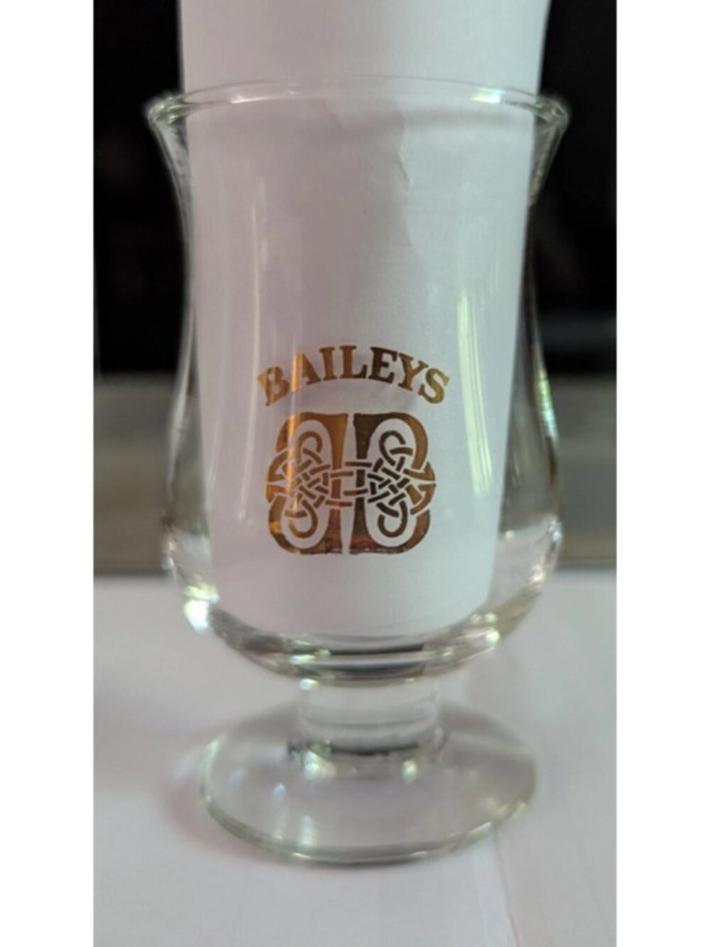Baileys Original Irish Cream 6 Vintage Tulip Footed Glass Set (Unused in box)